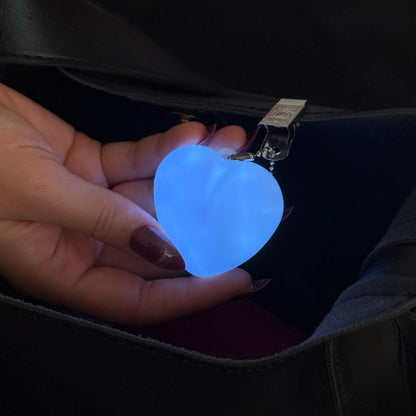 Glowza Type-C Şarjlı Kalpli LED Işık – Soft Beyaz, Oto Kapanmalı, Taşınabilir Aksesuar Lambası